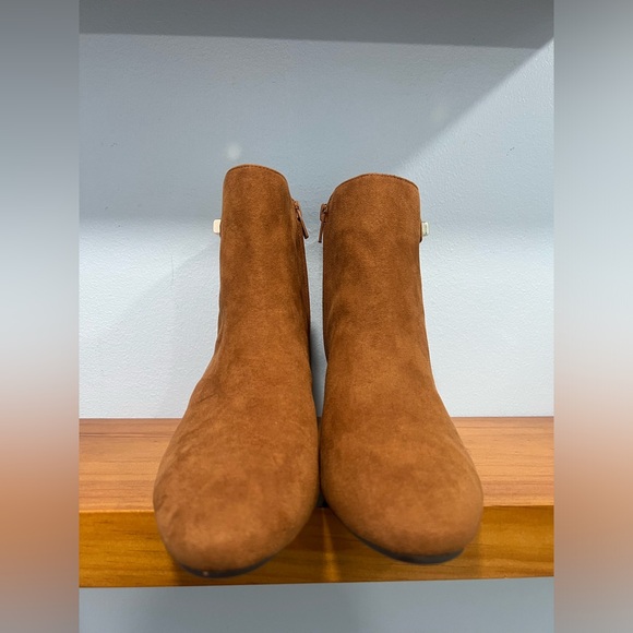 ALFANI PAAM NWOT Cognac Brown Zip Up Round Toe Padded Insole Booties SIZE 6.5 - Picture 2 of 8